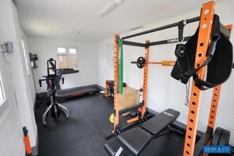 Garage/Workshop