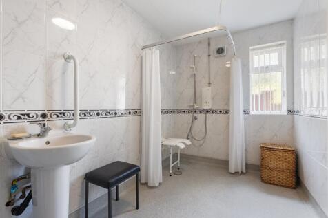 Annexe wet room