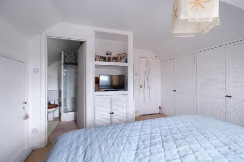 Bedroom1/En-Suite
