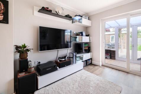 Media/Hobbies Room