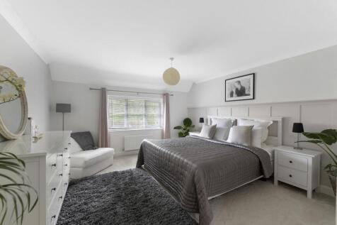 Main Bedroom Suite