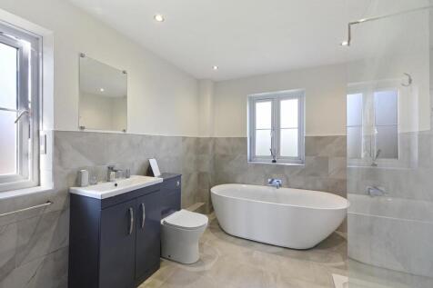 Ensuite to Bed 2
