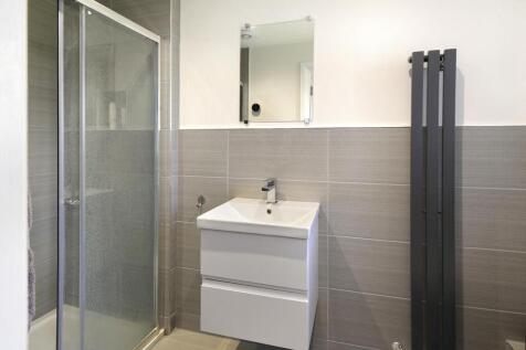 Ensuite to Bed 3