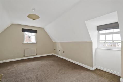 Bedroom 1.jpg