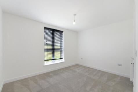Bedroom (Plot 25)