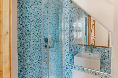 Shower room.jpg