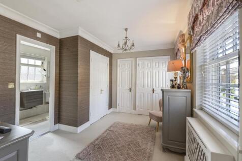 Bedroom 1 Suite