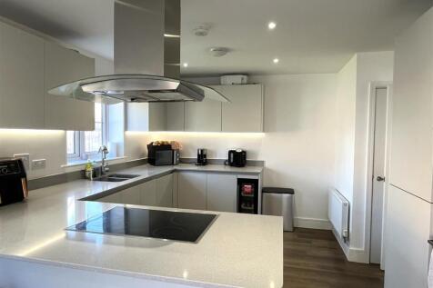 Kitchen 1.jpg