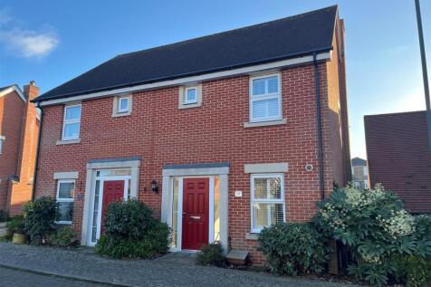 21 Lnalgye way front shot.jpg