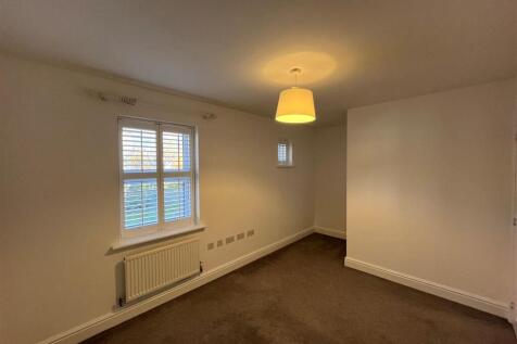 21 langkey way - bed 2.jpg