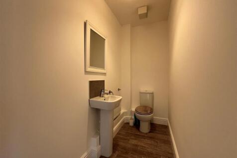 downstairs toilet.jpg