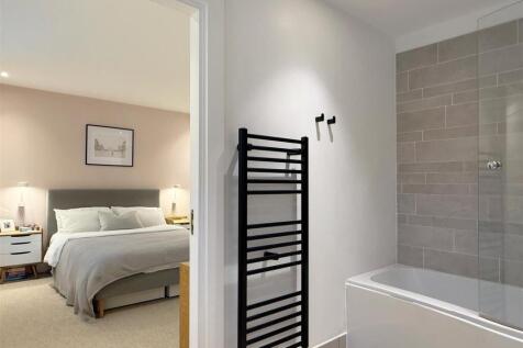 25. Ensuite-Image-2.jpg