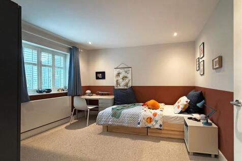 28. Bedroom-3-Image-3.jpg