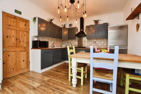Fitted Kitchen