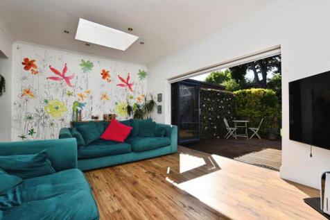Lounge/ Orangery