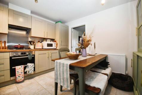 Dining kitchen