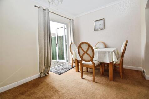 5c925ea7-dining 20b.JPG