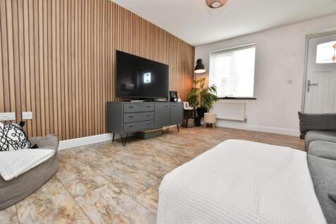 71896293-lounge 20a.JPG