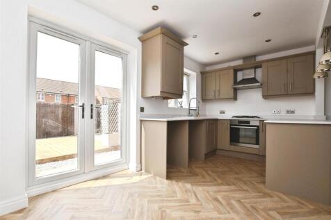Fitted Dining Kitchen