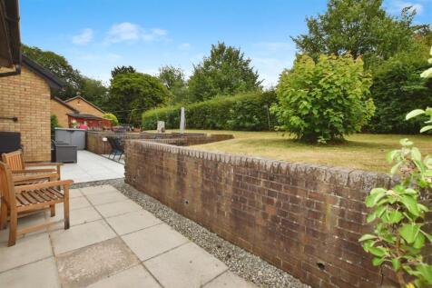 Garden &amp; Communal Area
