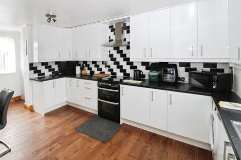 Fitted Dining Kitchen / Day Room