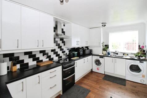 Fitted Dining Kitchen / Day Room