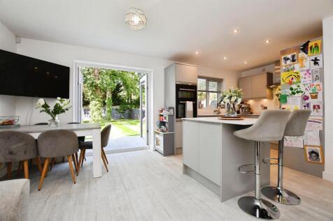 Kitchen/Day Room