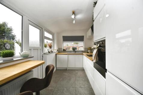 Fitted Kitchen
