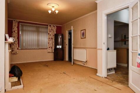 Through Lounge/Dining Room