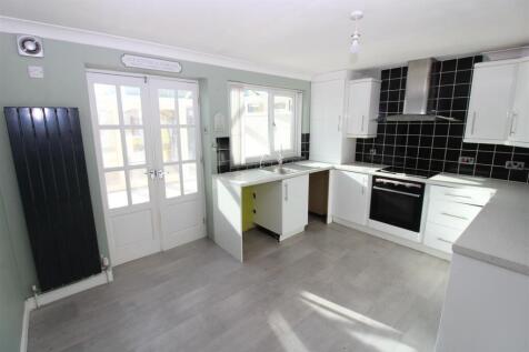 Fitted Dining Kitchen