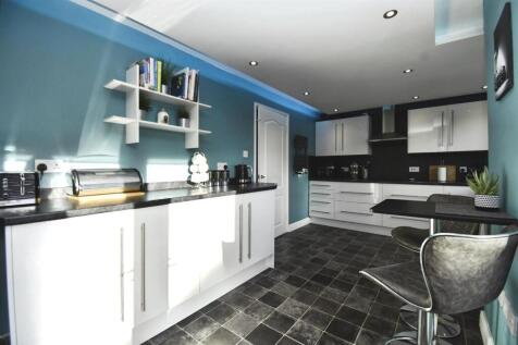 Modern Fitted Kitchen