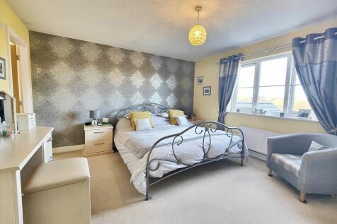 4 Bedrooms
