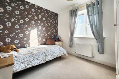 4 Bedrooms