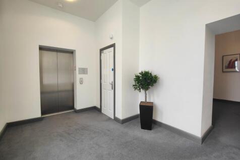 Lift N1 on 1st Floor