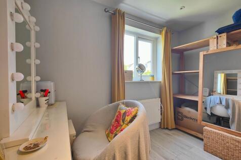 4 Bedrooms