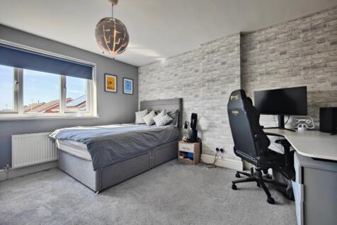 4 Bedrooms