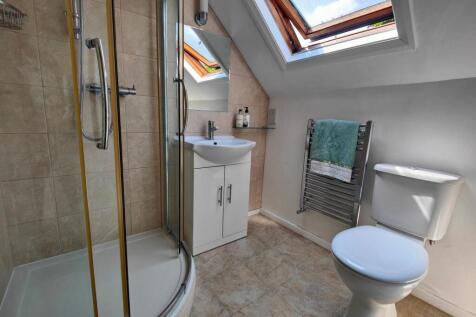 2 Shower Rooms