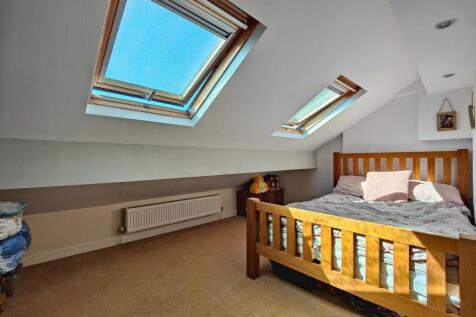 4 Bedrooms
