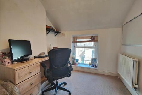 4 Bedrooms