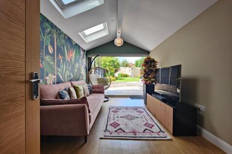 Extended Living &amp; Bi Folds
