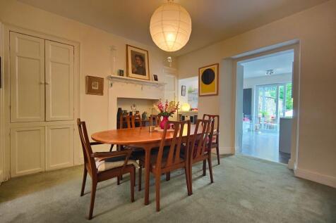 Elegant Dining