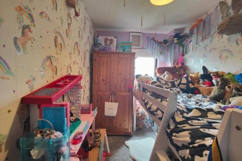 4 Bedrooms