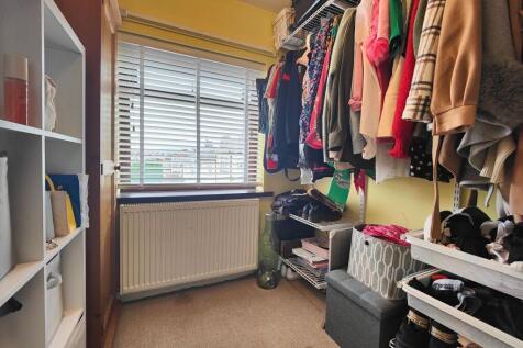 4 Bedrooms