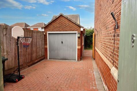 Detached Garage