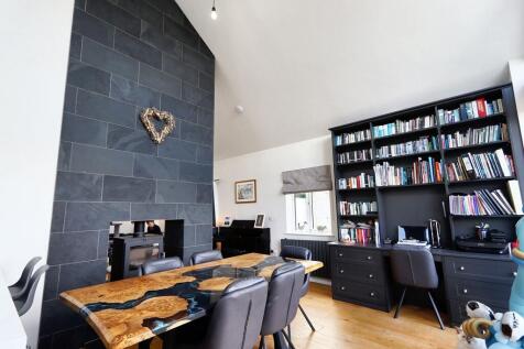 Spacious Dining