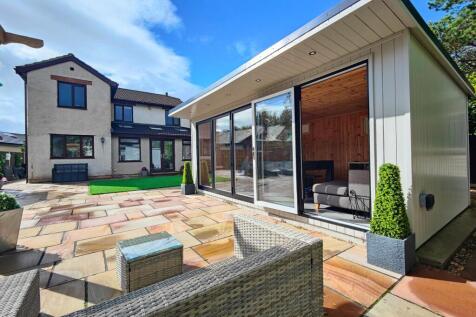Garden Room w/ Bi-Folds