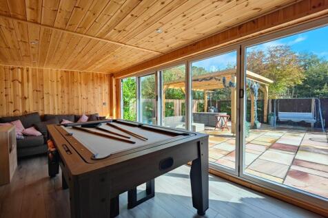 Garden Room w/ Bi-Folds