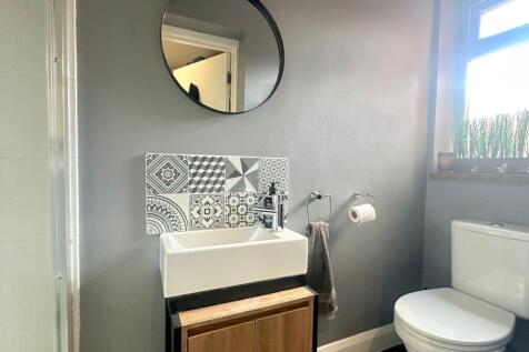Guest WC/Shower Room