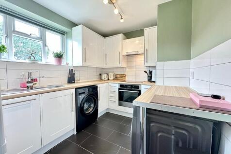 Modern Fitted Kitchen