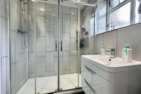 King-Size Shower